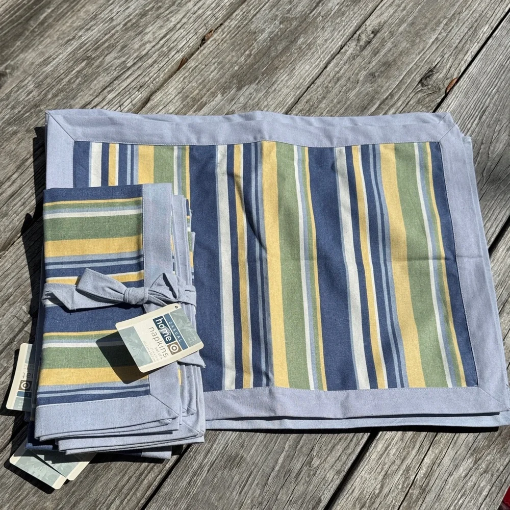 New Target Striped Table Placemat and  Napkins Set (4)
